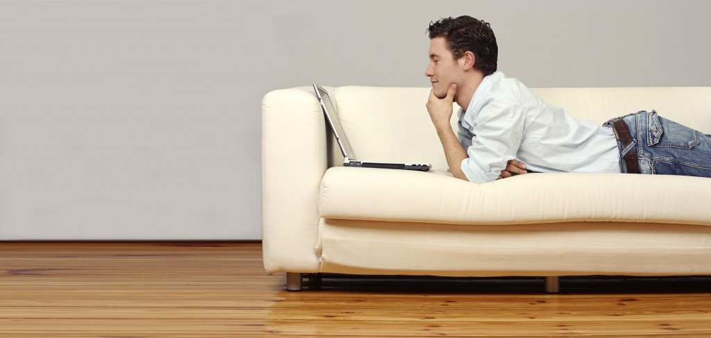 Mann_mit_Couch Auf der CeBIT: Der Arbeitsplatz der Zukunft