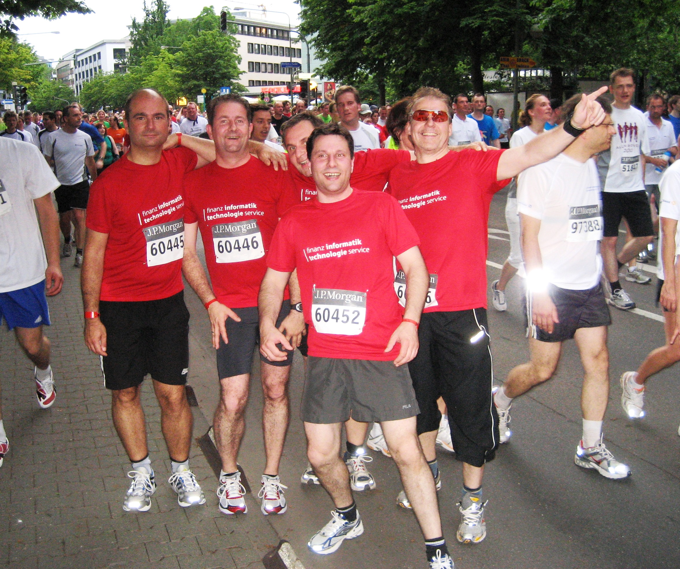 Das FI-TS Team nach erfolgreichem JPMorgan Lauf 2015 in Frankfurt