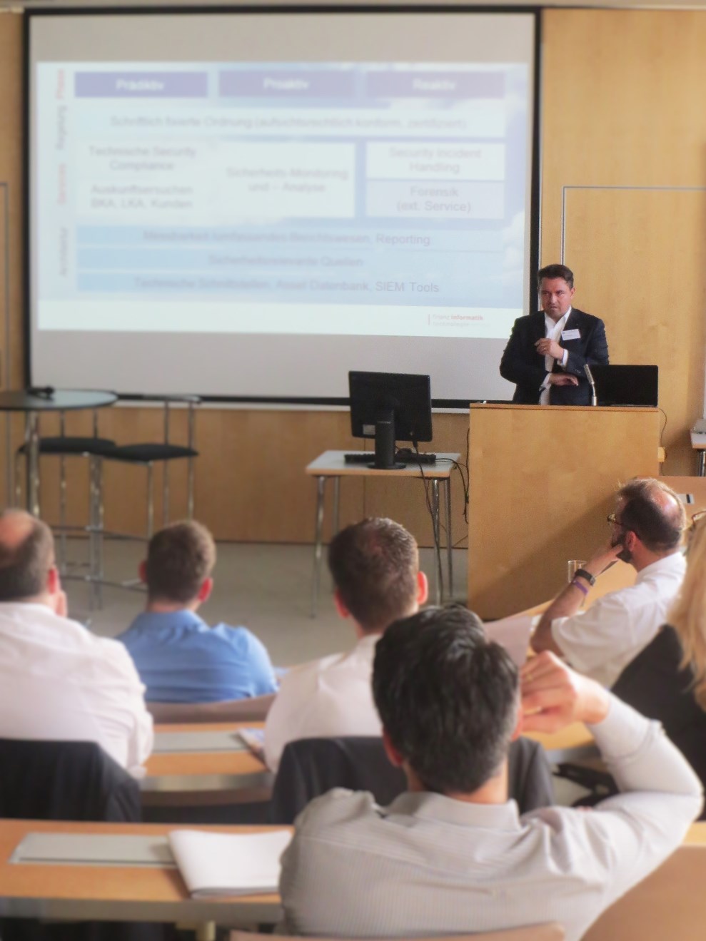 Dirk Emminger von FI-TS machte auf den dringenden Investionsbedarf in IT-Security Lösungen aufmerksam