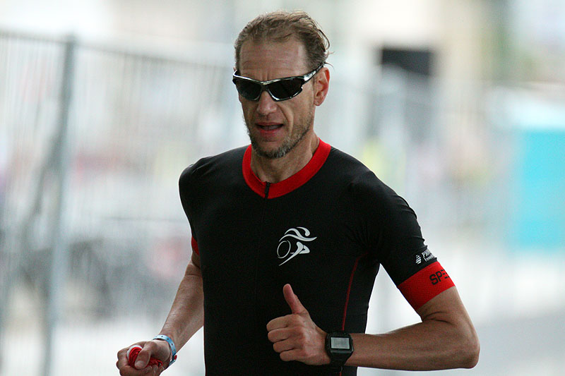 Sven Brauer beim Qualifikationslauf für den Ironman 2017 in Hamburg. Quelle: NDR.de